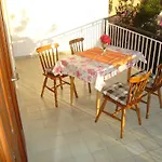 Dana Apartment *