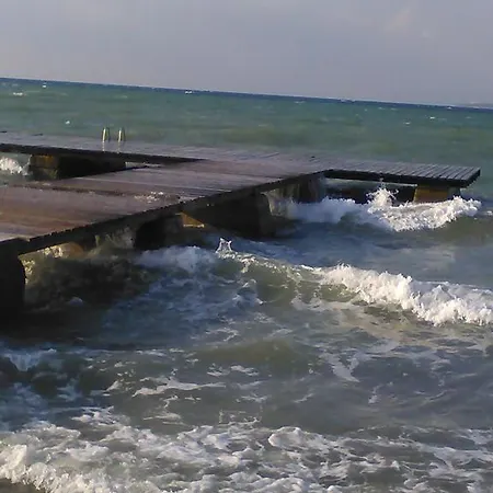 アパート Dana ザダル